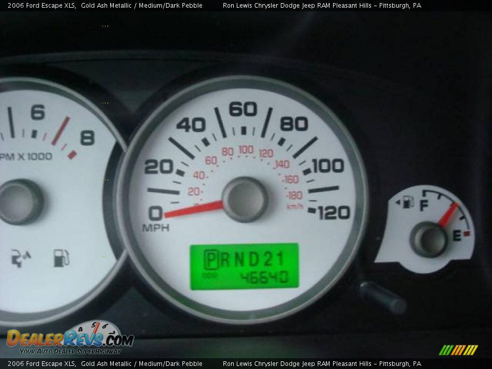 2006 Ford Escape XLS Gold Ash Metallic / Medium/Dark Pebble Photo #25