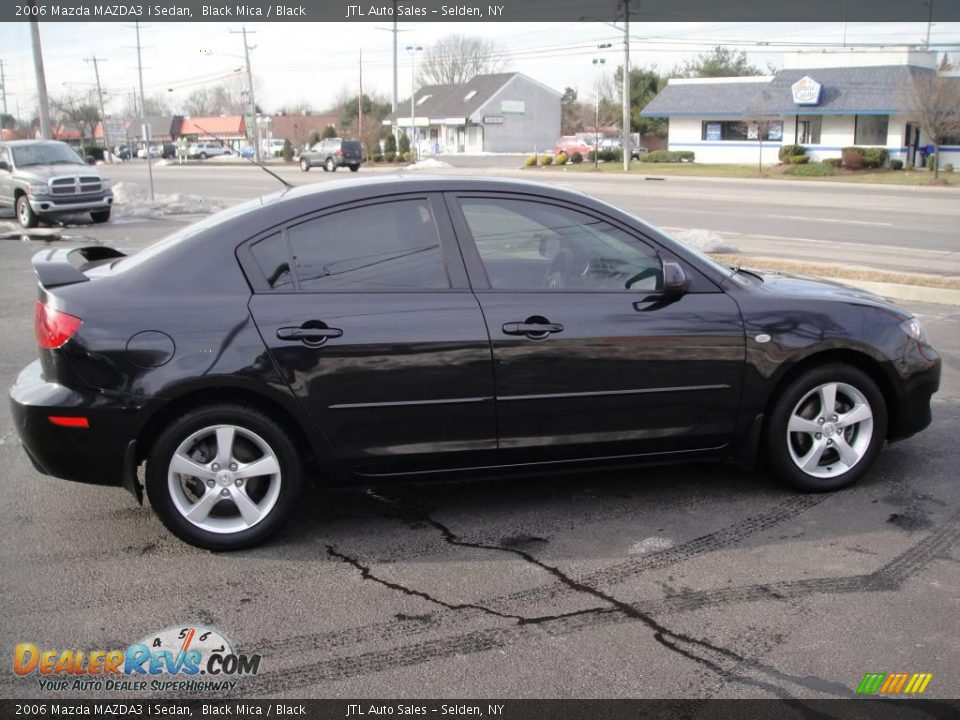2006 Mazda MAZDA3 i Sedan Black Mica / Black Photo #7