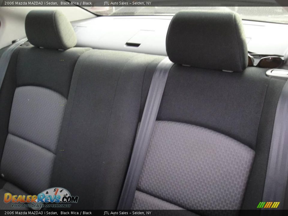 2006 Mazda MAZDA3 i Sedan Black Mica / Black Photo #13
