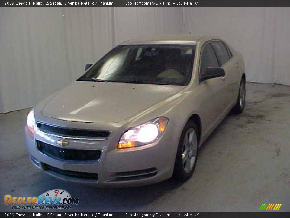 2009 Chevrolet Malibu LS Sedan Silver Ice Metallic / Titanium Photo #3