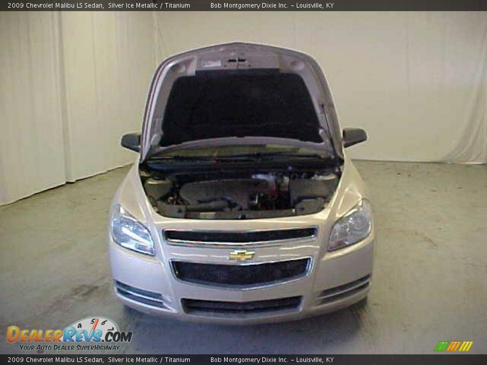 2009 Chevrolet Malibu LS Sedan Silver Ice Metallic / Titanium Photo #4