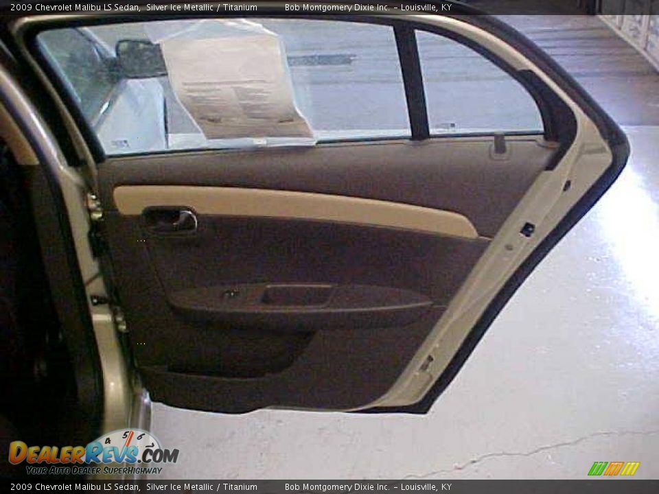 2009 Chevrolet Malibu LS Sedan Silver Ice Metallic / Titanium Photo #9