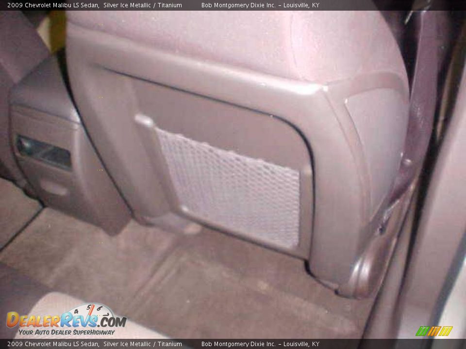 2009 Chevrolet Malibu LS Sedan Silver Ice Metallic / Titanium Photo #11