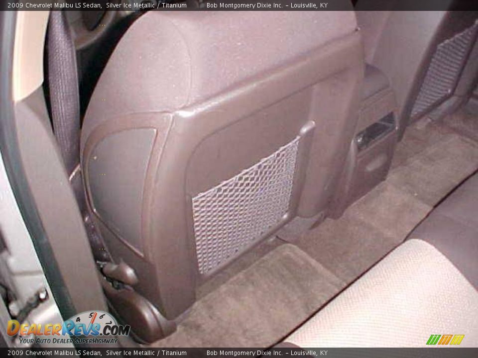 2009 Chevrolet Malibu LS Sedan Silver Ice Metallic / Titanium Photo #19