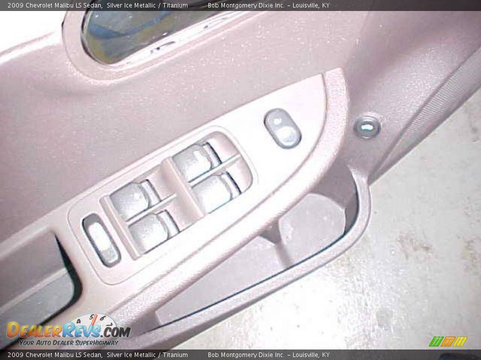 2009 Chevrolet Malibu LS Sedan Silver Ice Metallic / Titanium Photo #21