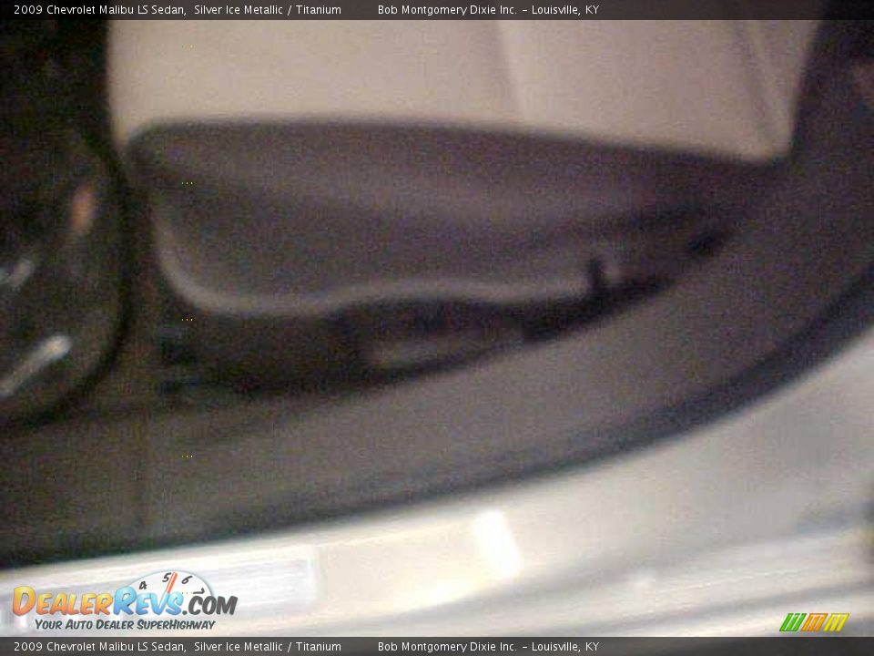 2009 Chevrolet Malibu LS Sedan Silver Ice Metallic / Titanium Photo #22