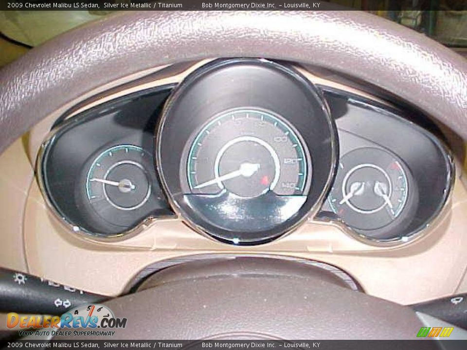 2009 Chevrolet Malibu LS Sedan Silver Ice Metallic / Titanium Photo #24