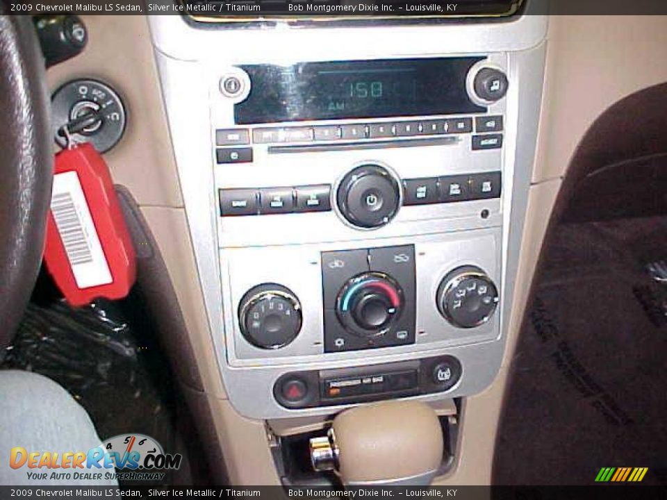 2009 Chevrolet Malibu LS Sedan Silver Ice Metallic / Titanium Photo #26