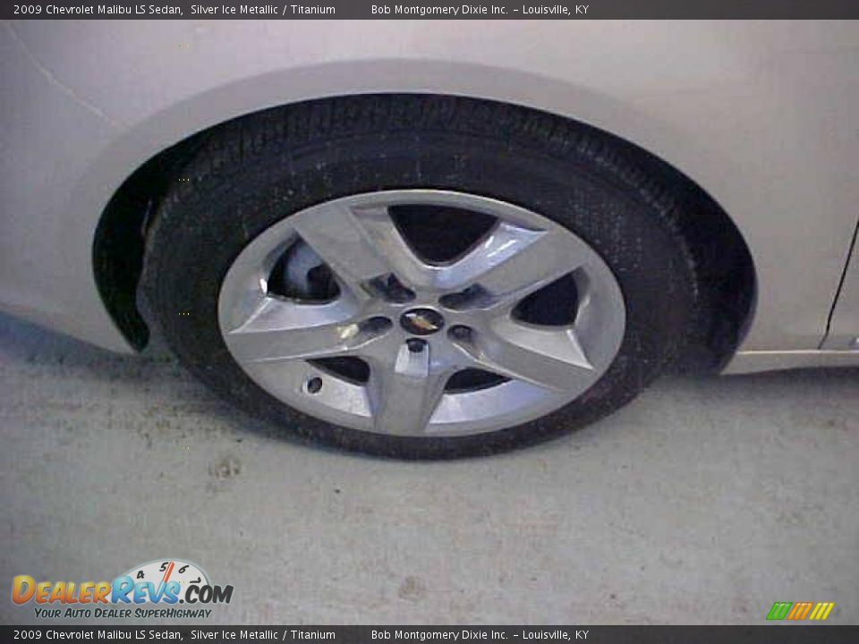 2009 Chevrolet Malibu LS Sedan Silver Ice Metallic / Titanium Photo #28