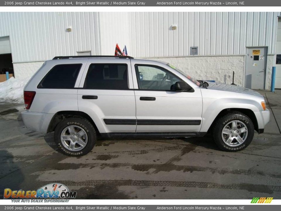 2006 Jeep Grand Cherokee Laredo 4x4 Bright Silver Metallic / Medium Slate Gray Photo #3