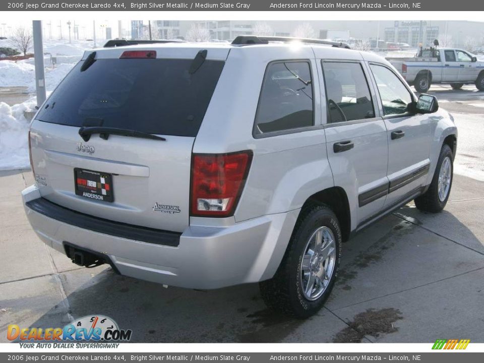 2006 Jeep Grand Cherokee Laredo 4x4 Bright Silver Metallic / Medium Slate Gray Photo #4