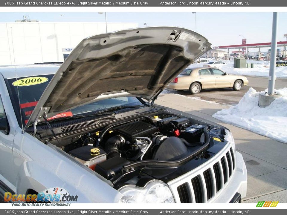 2006 Jeep Grand Cherokee Laredo 4x4 Bright Silver Metallic / Medium Slate Gray Photo #9