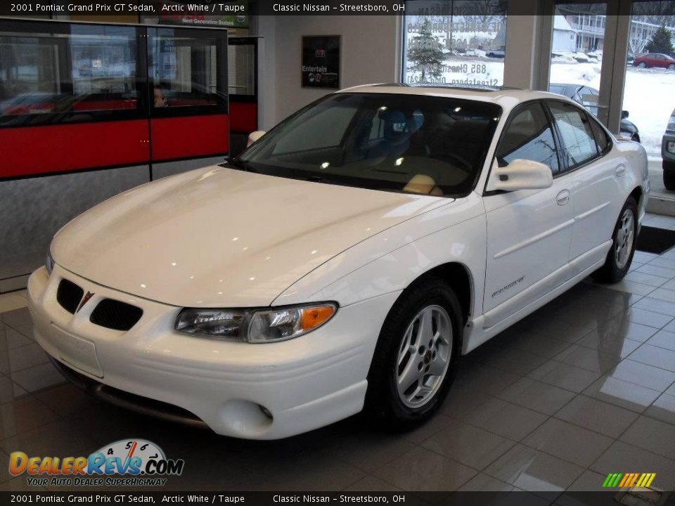 2001 Pontiac Grand Prix GT Sedan Arctic White / Taupe Photo #1