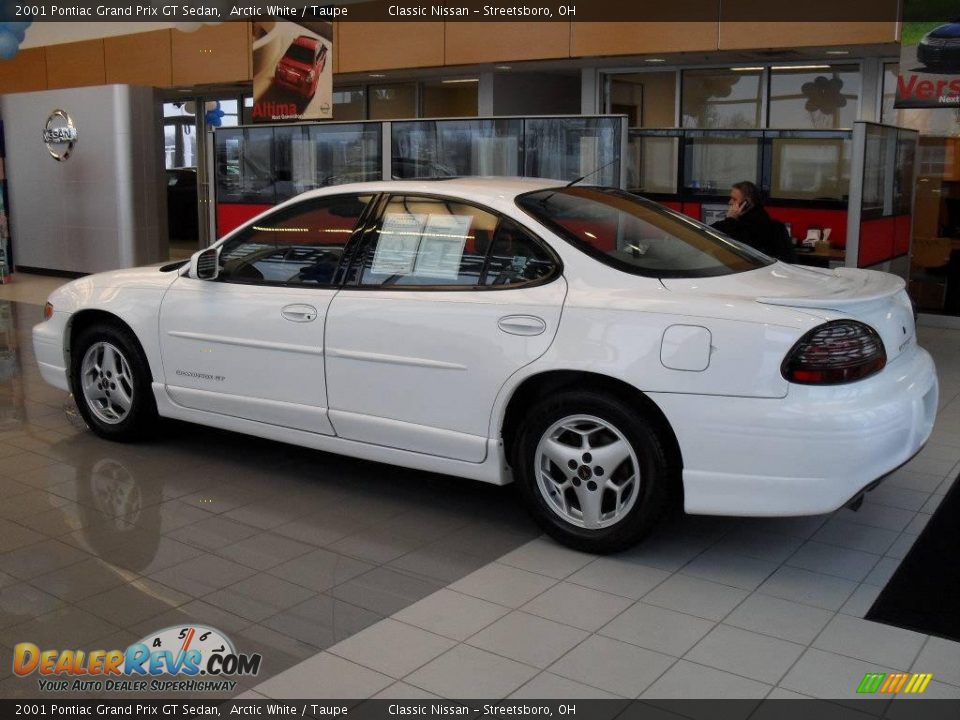 2001 Pontiac Grand Prix GT Sedan Arctic White / Taupe Photo #2