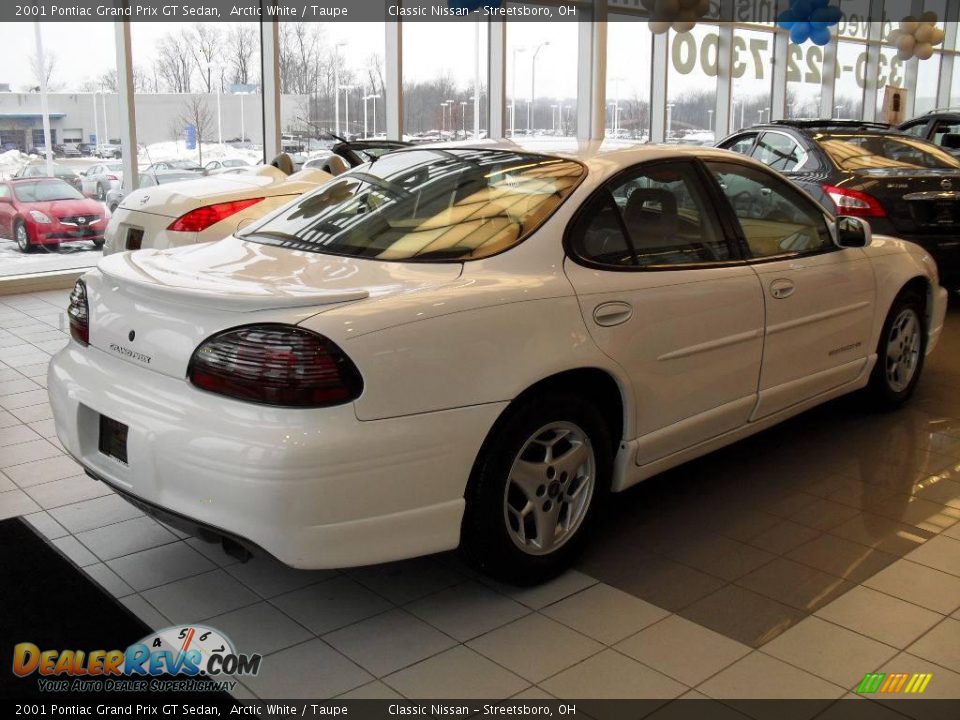 2001 Pontiac Grand Prix GT Sedan Arctic White / Taupe Photo #3