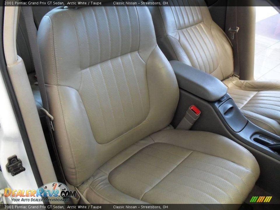 2001 Pontiac Grand Prix GT Sedan Arctic White / Taupe Photo #18