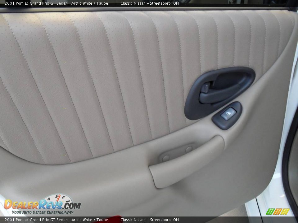 2001 Pontiac Grand Prix GT Sedan Arctic White / Taupe Photo #23