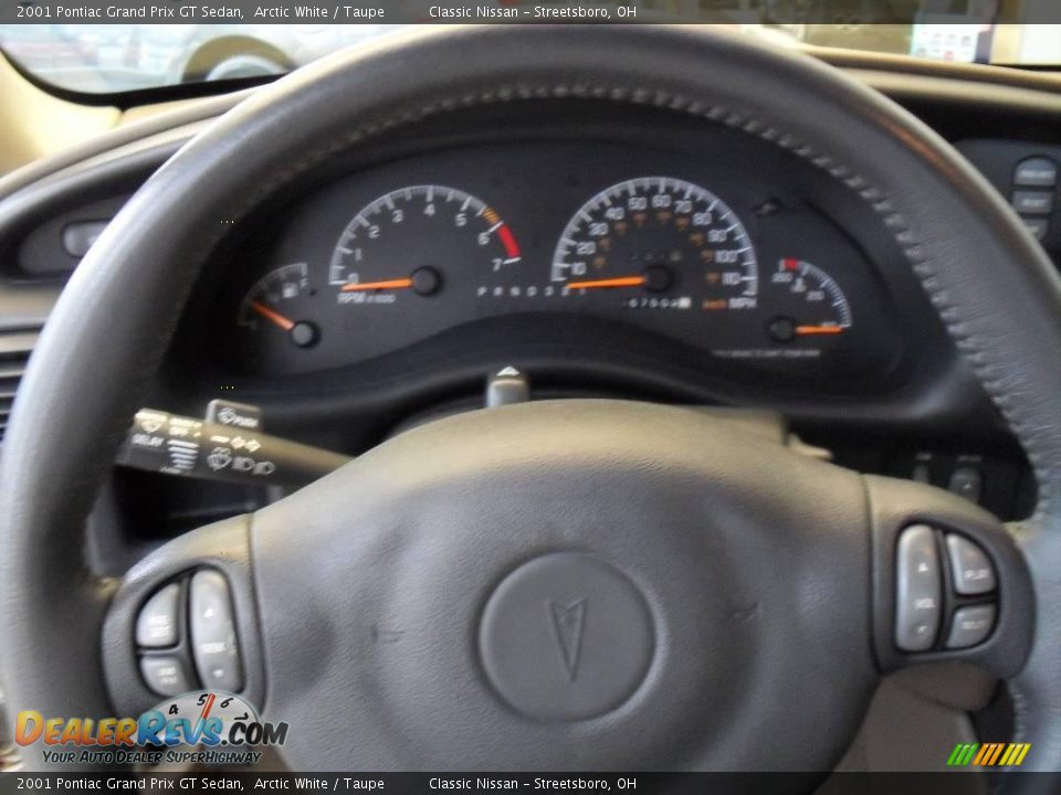 2001 Pontiac Grand Prix GT Sedan Arctic White / Taupe Photo #26