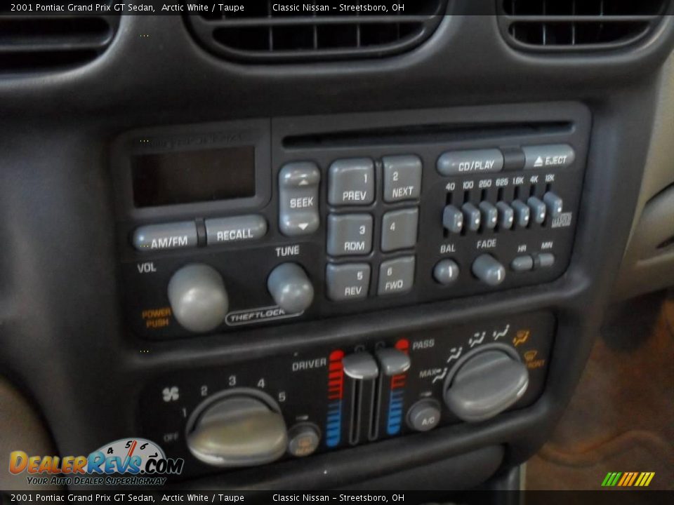 2001 Pontiac Grand Prix GT Sedan Arctic White / Taupe Photo #30