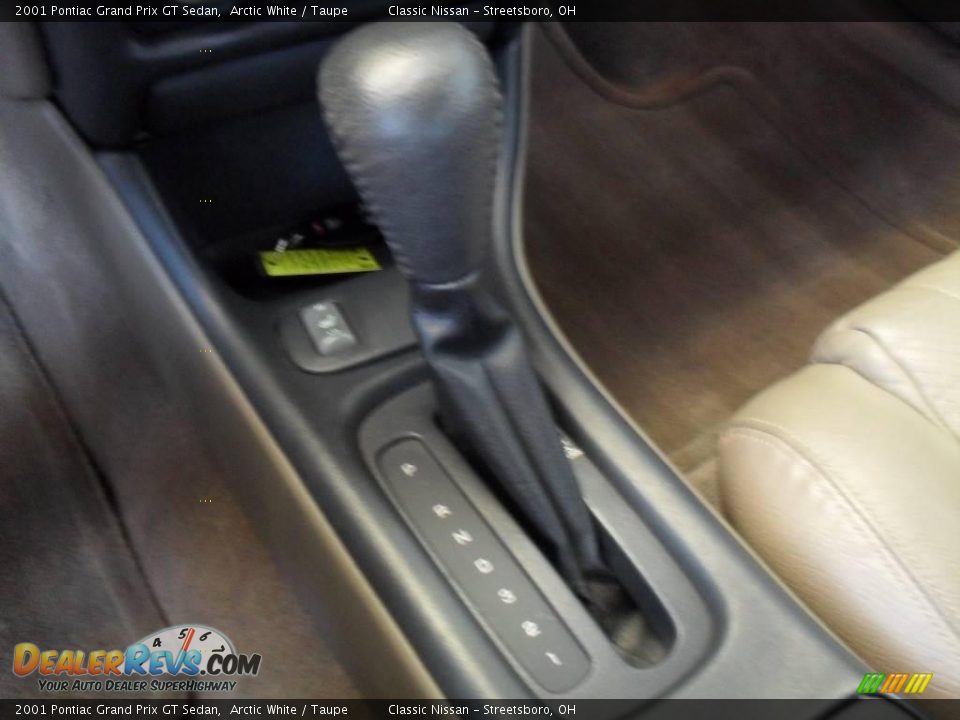 2001 Pontiac Grand Prix GT Sedan Arctic White / Taupe Photo #31
