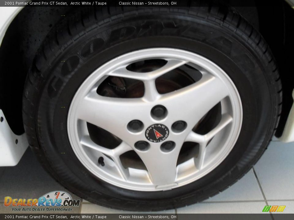 2001 Pontiac Grand Prix GT Sedan Arctic White / Taupe Photo #34