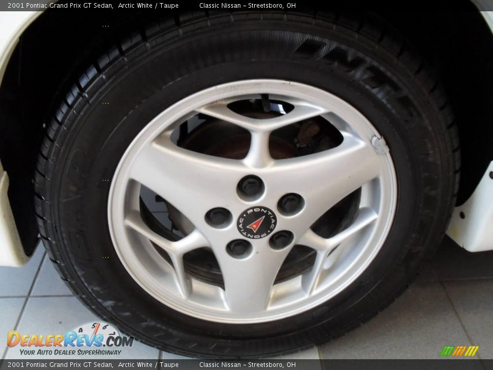 2001 Pontiac Grand Prix GT Sedan Arctic White / Taupe Photo #35