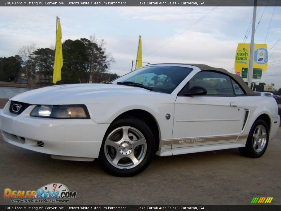 2004 Ford Mustang V6 Convertible Oxford White / Medium Parchment Photo #2