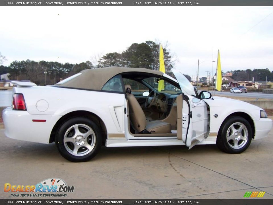 2004 Ford Mustang V6 Convertible Oxford White / Medium Parchment Photo #5