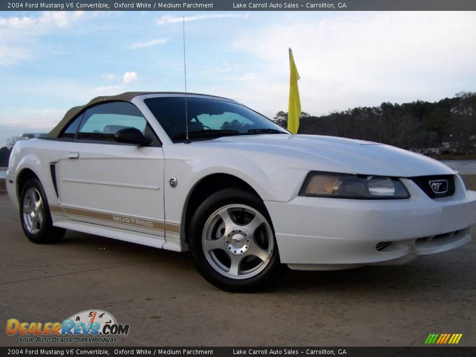 2004 Ford Mustang V6 Convertible Oxford White / Medium Parchment Photo #14