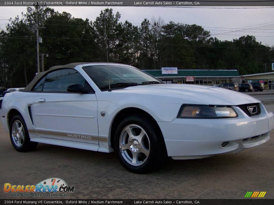 2004 Ford Mustang V6 Convertible Oxford White / Medium Parchment Photo #28