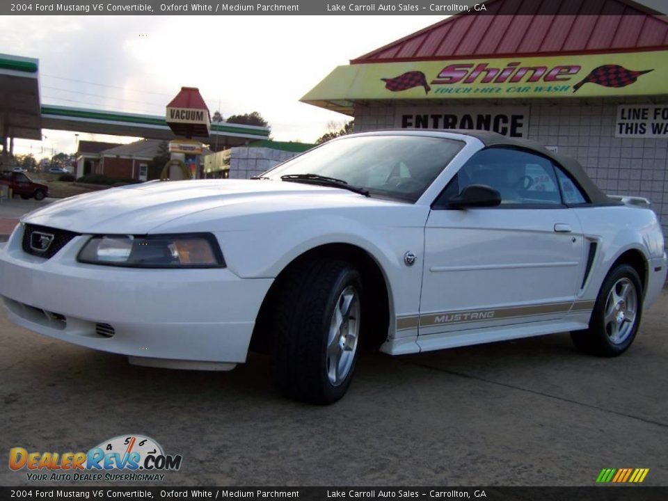 2004 Ford Mustang V6 Convertible Oxford White / Medium Parchment Photo #29