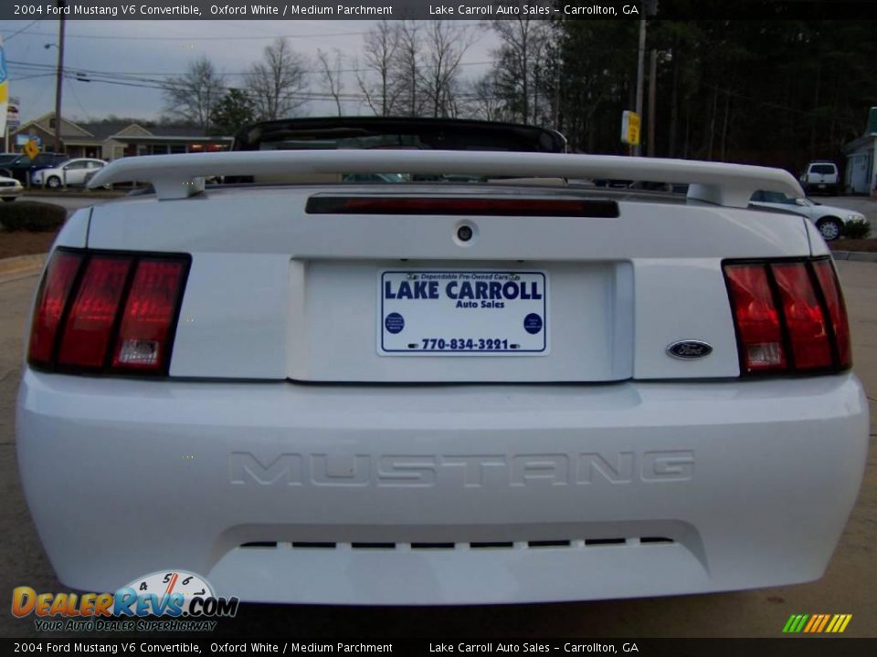 2004 Ford Mustang V6 Convertible Oxford White / Medium Parchment Photo #30