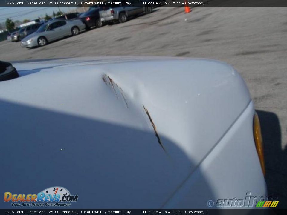 1996 Ford E Series Van E250 Commercial Oxford White / Medium Gray Photo #19