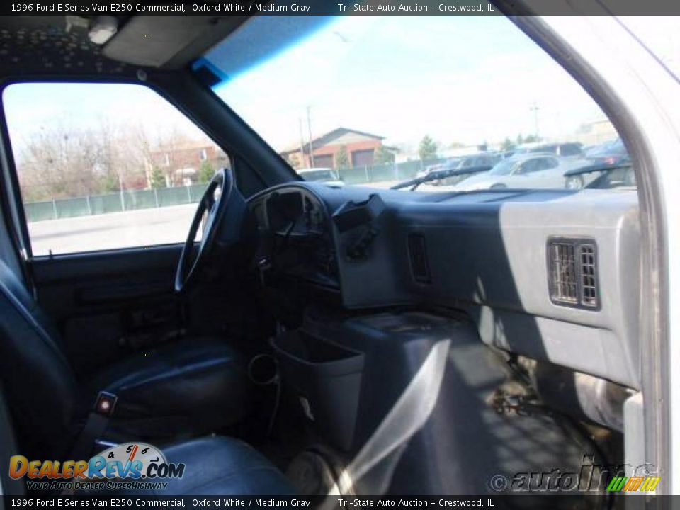 1996 Ford E Series Van E250 Commercial Oxford White / Medium Gray Photo #24