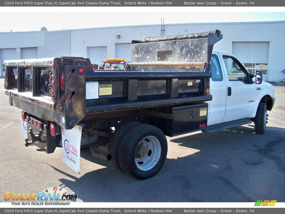 2004 Ford F450 Super Duty XL SuperCab 4x4 Chassis Dump Truck Oxford White / Medium Flint Photo #5