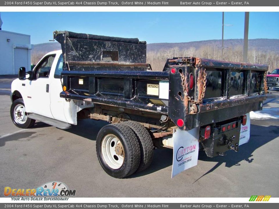 2004 Ford F450 Super Duty XL SuperCab 4x4 Chassis Dump Truck Oxford White / Medium Flint Photo #7