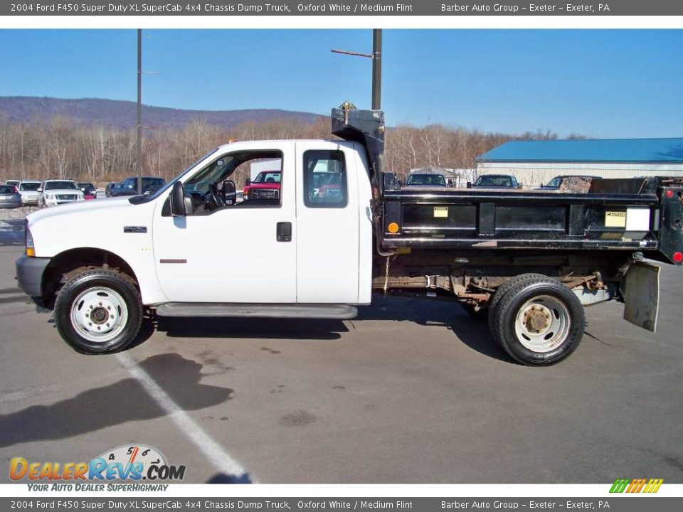 2004 Ford F450 Super Duty XL SuperCab 4x4 Chassis Dump Truck Oxford White / Medium Flint Photo #8