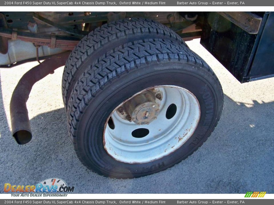 2004 Ford F450 Super Duty XL SuperCab 4x4 Chassis Dump Truck Oxford White / Medium Flint Photo #12