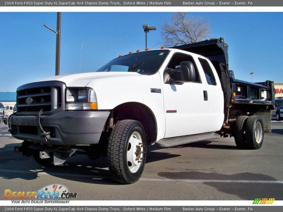 2004 Ford F450 Super Duty XL SuperCab 4x4 Chassis Dump Truck Oxford White / Medium Flint Photo #30