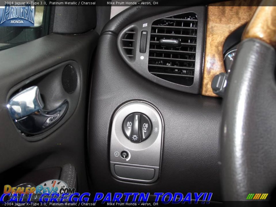 2004 Jaguar X-Type 3.0 Platinum Metallic / Charcoal Photo #20