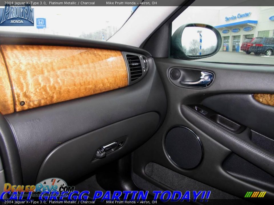 2004 Jaguar X-Type 3.0 Platinum Metallic / Charcoal Photo #24