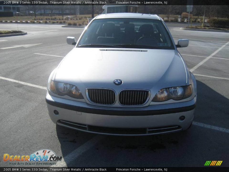 2005 BMW 3 Series 330i Sedan Titanium Silver Metallic / Anthracite Black Photo #2