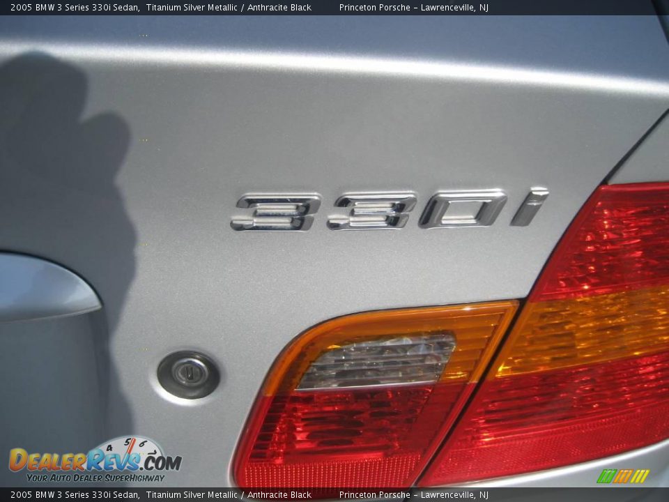 2005 BMW 3 Series 330i Sedan Titanium Silver Metallic / Anthracite Black Photo #7