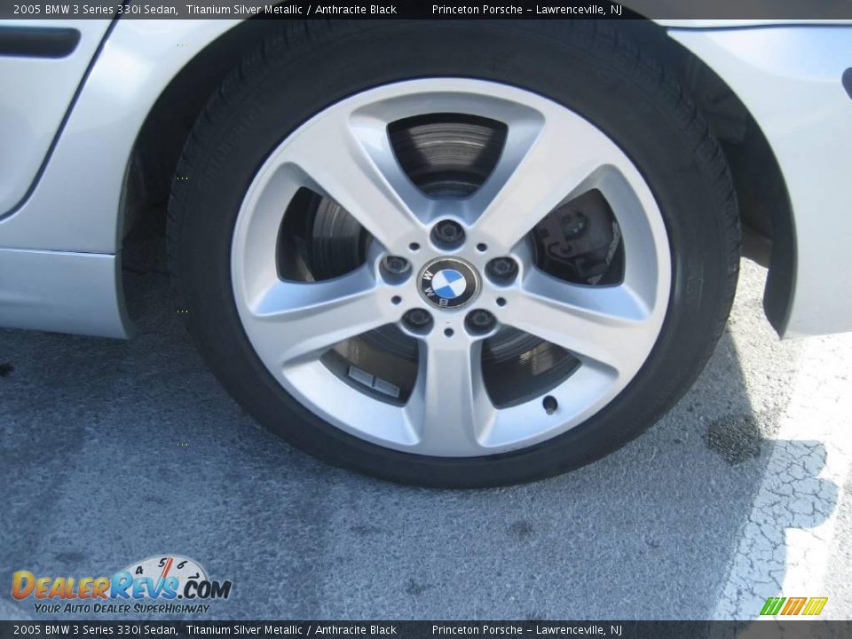 2005 BMW 3 Series 330i Sedan Titanium Silver Metallic / Anthracite Black Photo #13