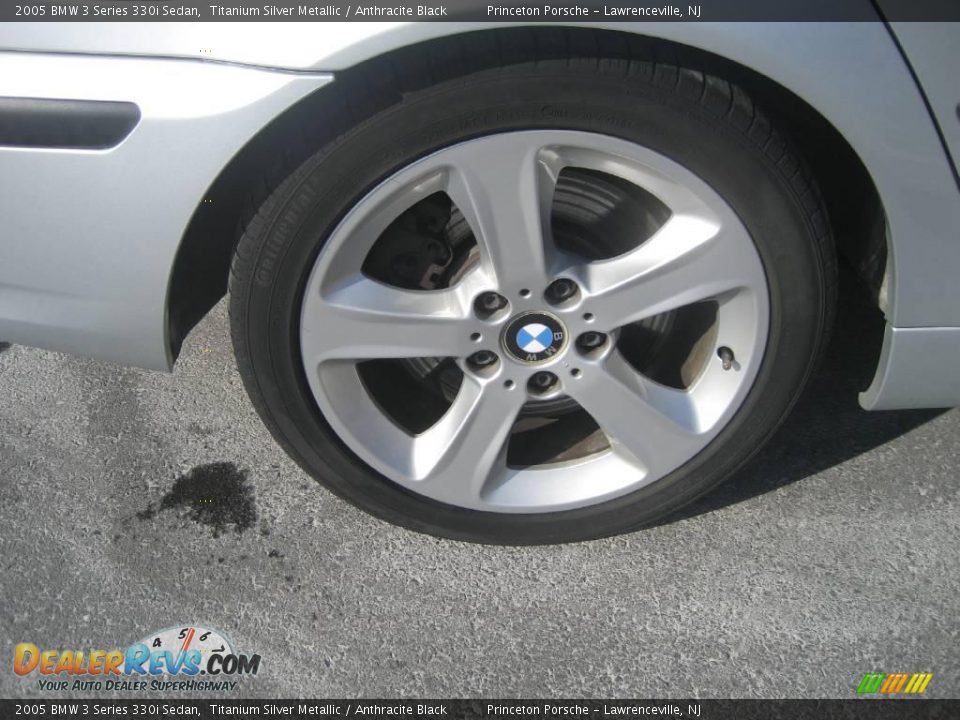 2005 BMW 3 Series 330i Sedan Titanium Silver Metallic / Anthracite Black Photo #15