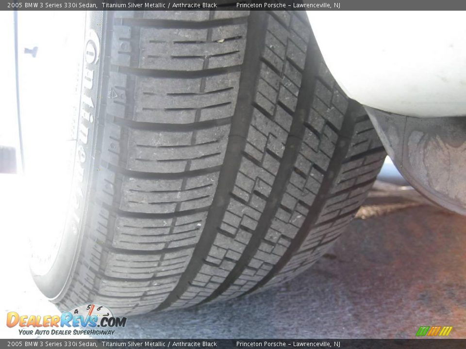 2005 BMW 3 Series 330i Sedan Titanium Silver Metallic / Anthracite Black Photo #18