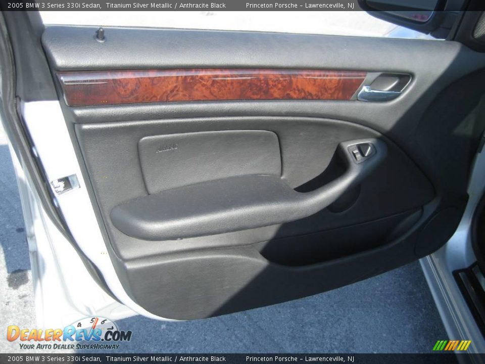 2005 BMW 3 Series 330i Sedan Titanium Silver Metallic / Anthracite Black Photo #19