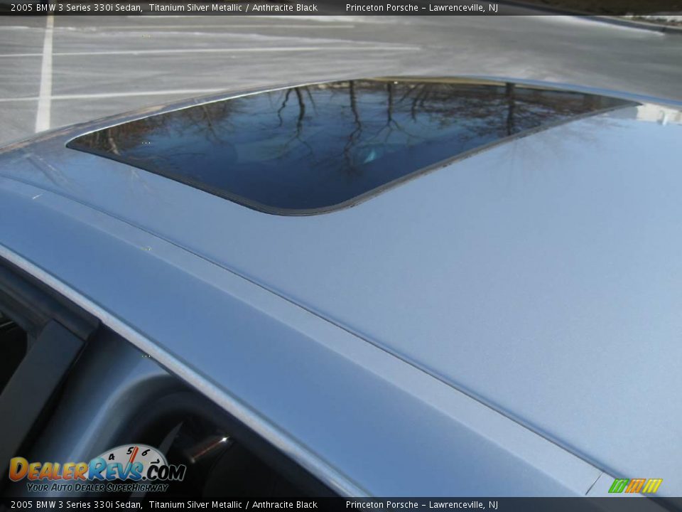 2005 BMW 3 Series 330i Sedan Titanium Silver Metallic / Anthracite Black Photo #22