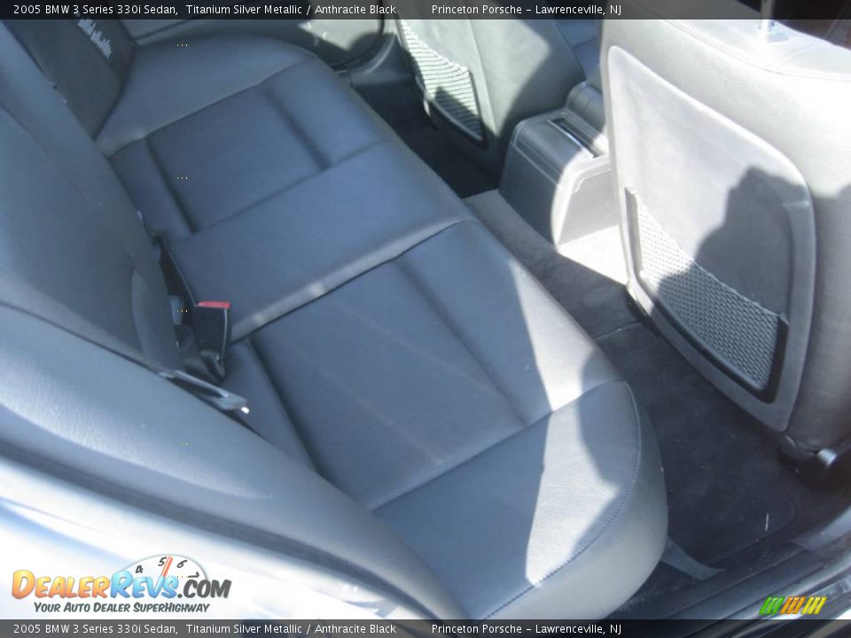 2005 BMW 3 Series 330i Sedan Titanium Silver Metallic / Anthracite Black Photo #29