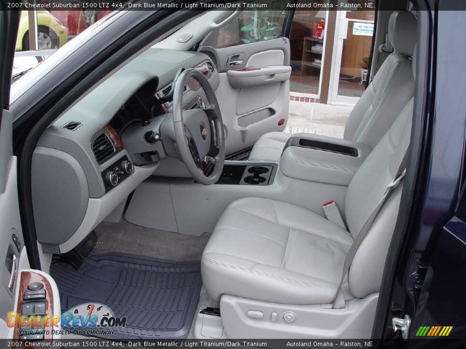 2007 Chevrolet Suburban 1500 LTZ 4x4 Dark Blue Metallic / Light Titanium/Dark Titanium Photo #10